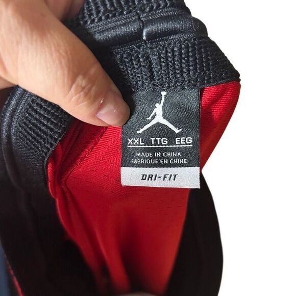 Michael Jordon Basketball Shorts Size XXL Dri-Fit Red and Black - Picture 2 of 4